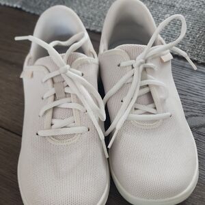 Marshmallow Color Kizik Sneakers